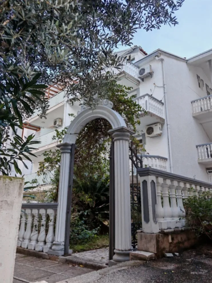 Sale, house, 345m², Bečići, Budva