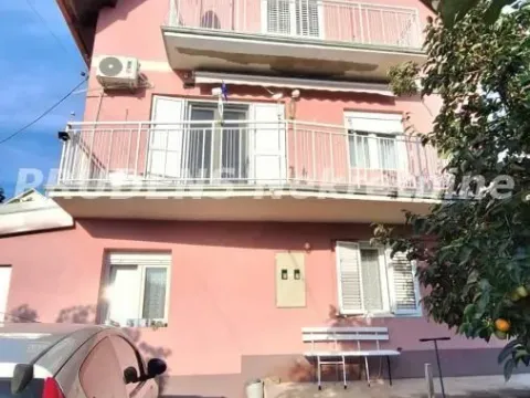 Prodaja, kuća, 333m², Grocka, Beograd - image 1