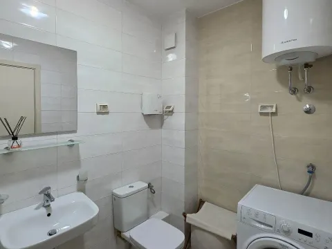 Izdavanje, dvosoban stan, 53m², Zabjelo, Podgorica - image 12