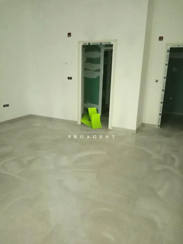 Rent, office space, 225m², Medijana, Niš