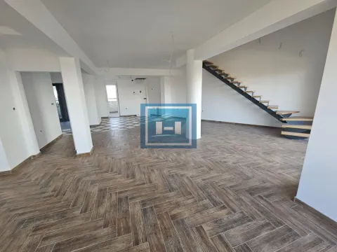 Prodaja, četvorosoban stan, 150m², Jagodnjak, Paraćin - image 7