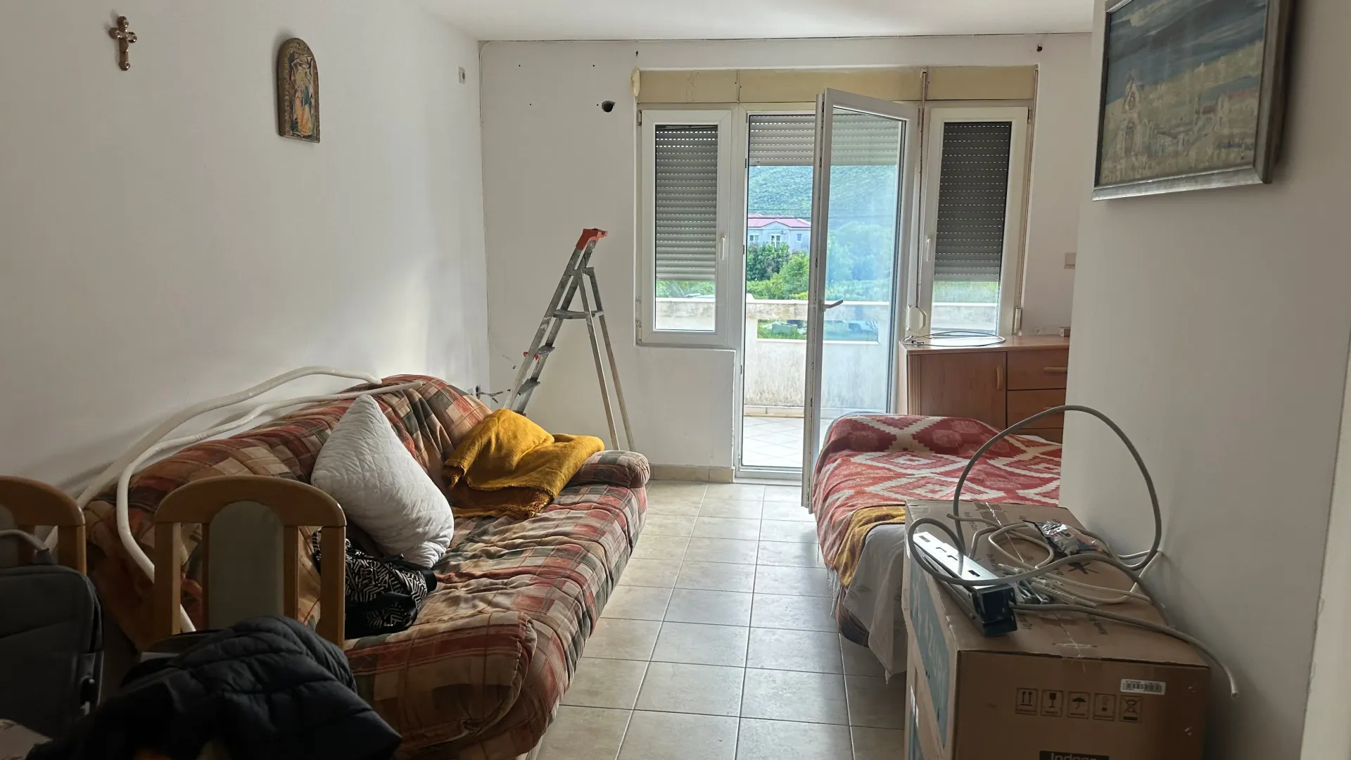 Izdavanje, kuća, 40m², Lastva Grbaljska, Kotor