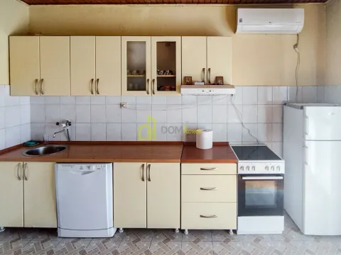 Prodaja, kuća, 220m², Tološka šuma, Podgorica - image 10