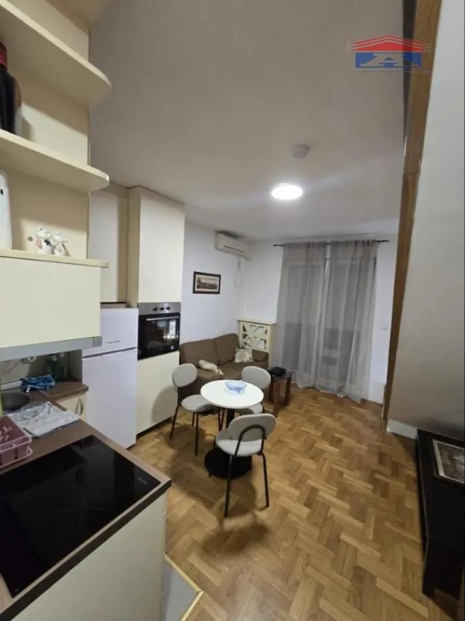 Izdavanje, dvosoban stan, 48m², Grbavica, Novi Sad Sve Podlokacije