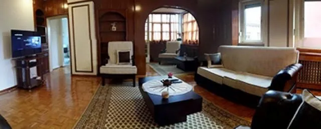 Izdavanje, četvorosoban stan, 117m², Kalenić Pijaca, Vračar Sve Podlokacije