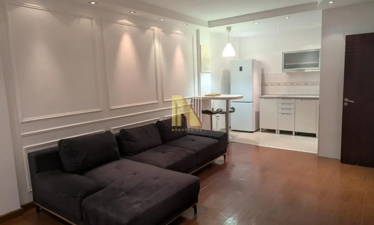 Izdavanje, dvosoban stan, 45m², Grbavica, Novi Sad Sve Podlokacije