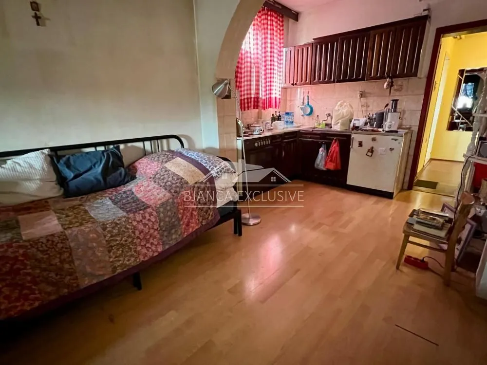 Prodaja, četvorosoban stan, 111m², Vračar Sve Podlokacije, Beograd