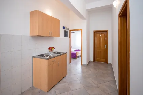 Rent, studio apartment, 15m², Centar, Bar - image 9