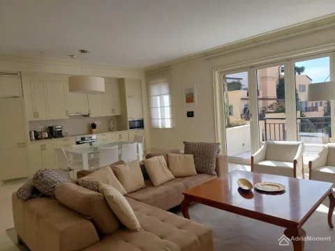 Sale, two bedroom apartment, 150m², Porto Montenegro, Tivat - image 2