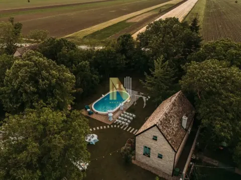 Sale, house, 1m², Čenej, Novi Sad Sve Podlokacije