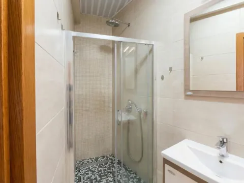 Prodaja, jednosoban stan, 53m², Petrovac, Budva - image 2