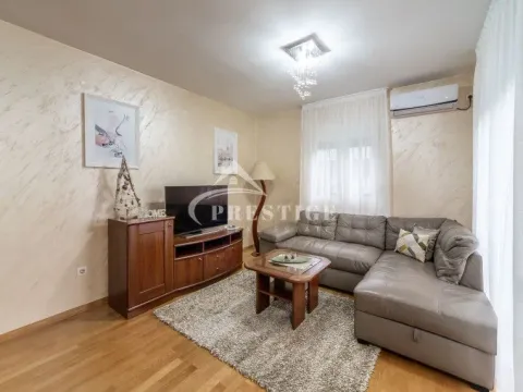 Izdavanje, dvosoban stan, 56m², Preko Morače, Podgorica - image 10