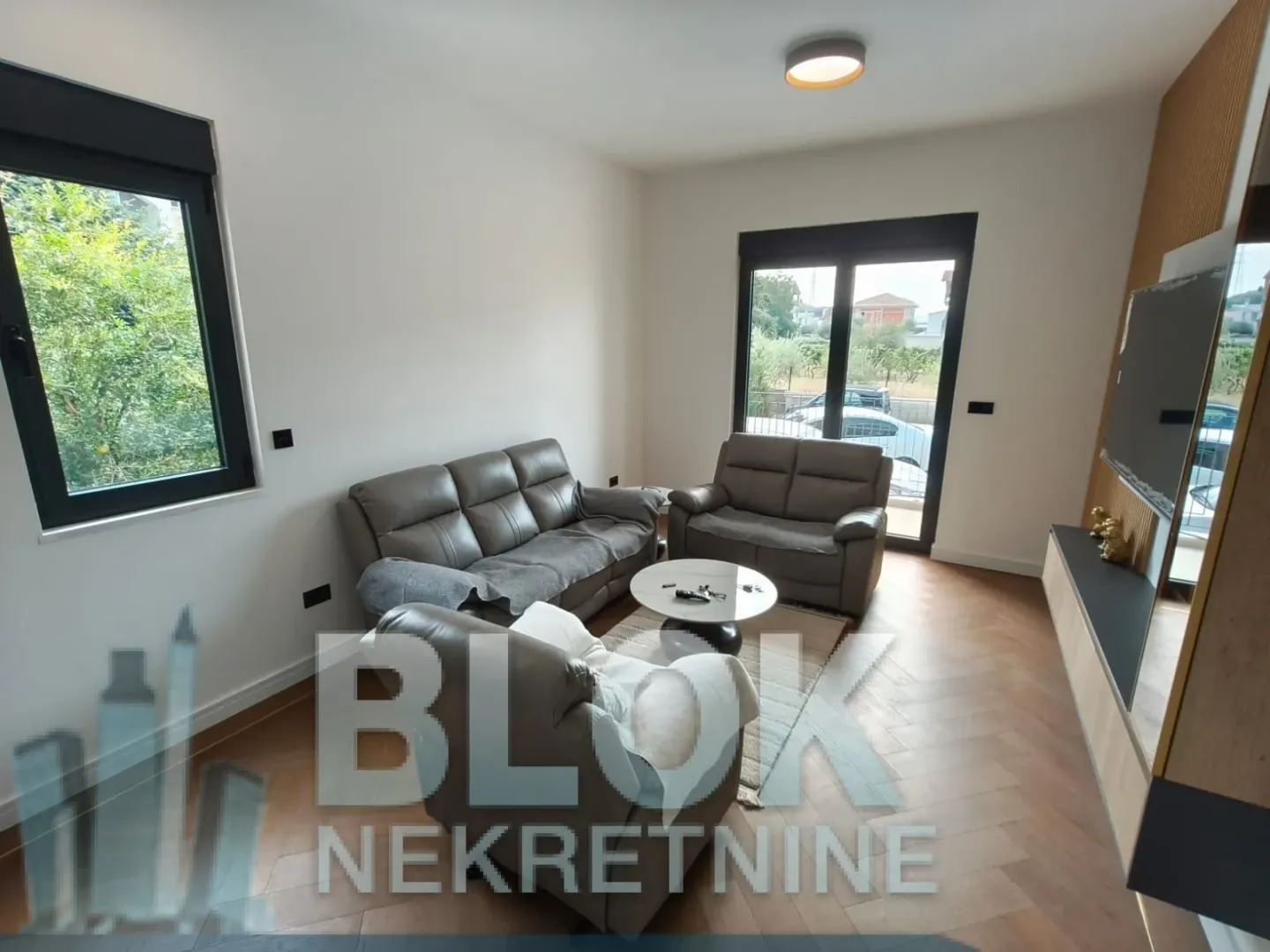 Izdavanje, dvosoban stan, 70m², Dalmatinska ulica, Podgorica
