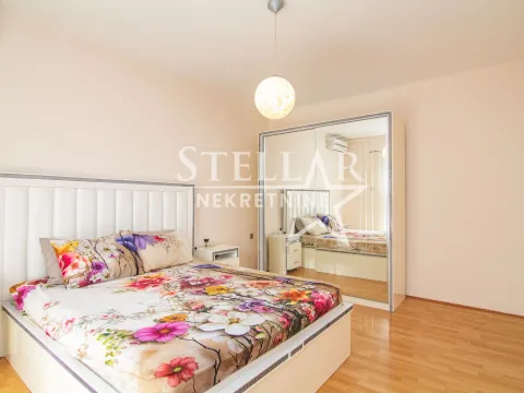 Izdavanje, trosoban stan, 130m², Gornja Gorica, Podgorica - image 9