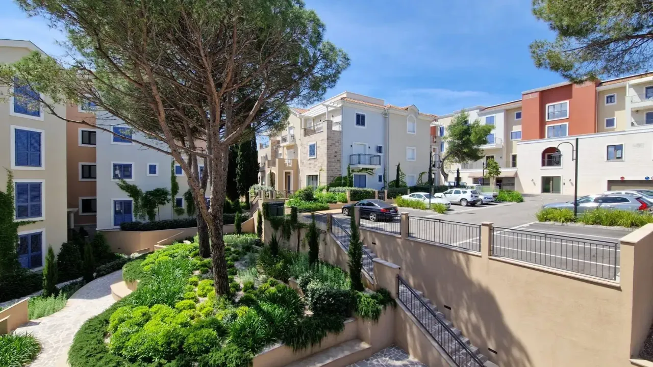 Izdavanje, stan, 44m², Tivat, Crna Gora