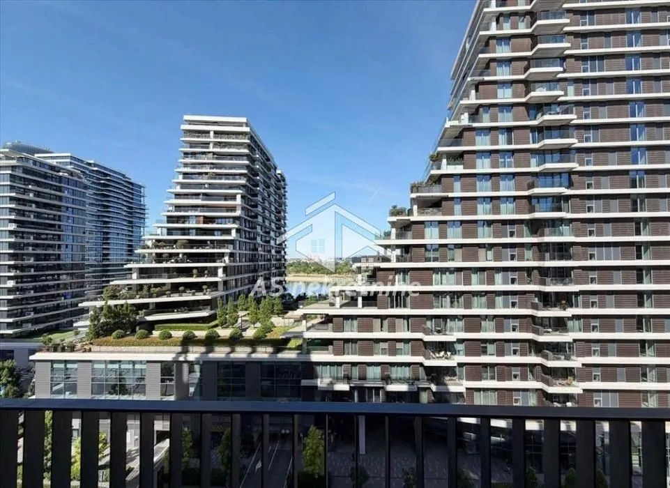 Izdavanje, trosoban stan, 87m², Savski Venac, Beograd