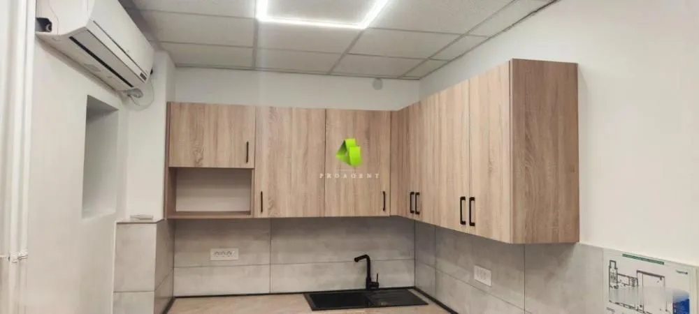 Rent, office space, 235m², Medijana, Niš