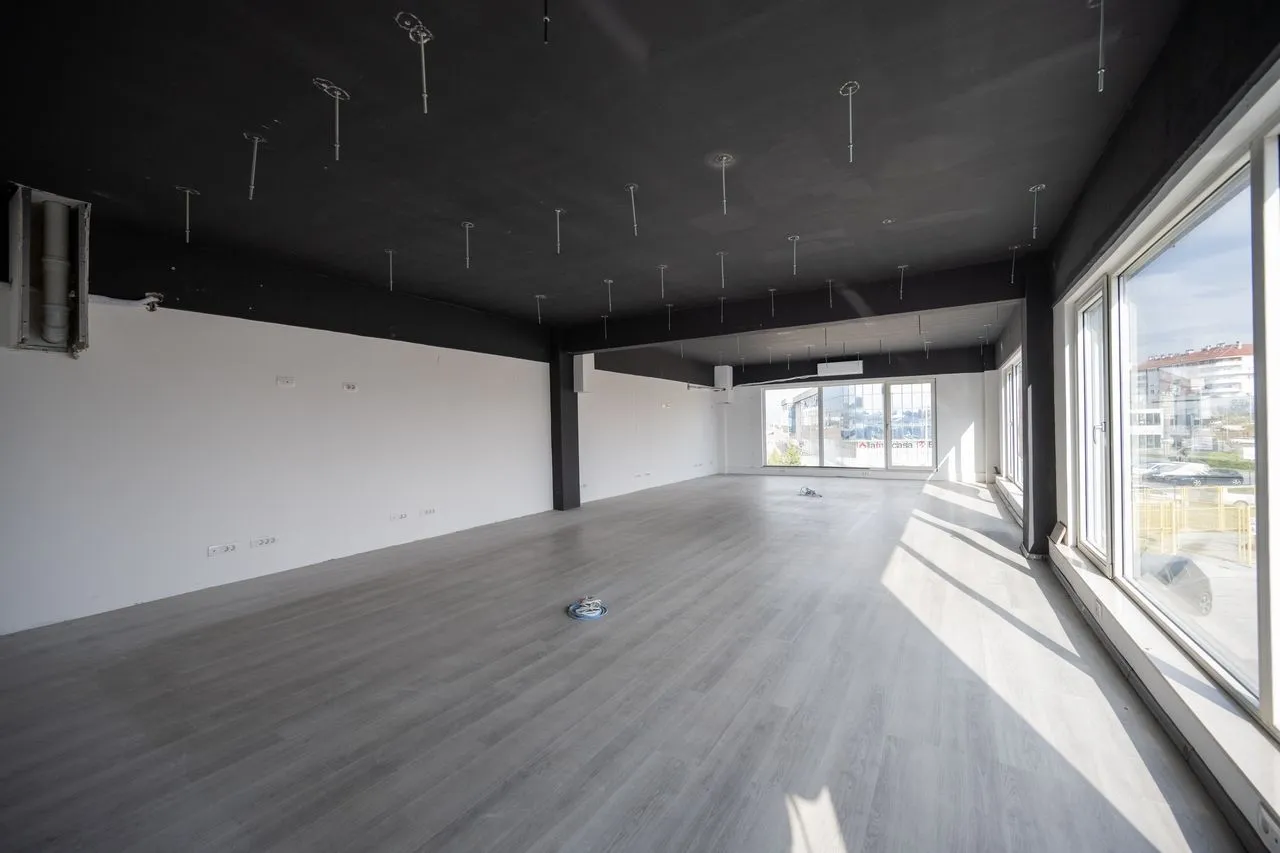 Rent, office space, 371m², Stari Aerodrom, Podgorica
