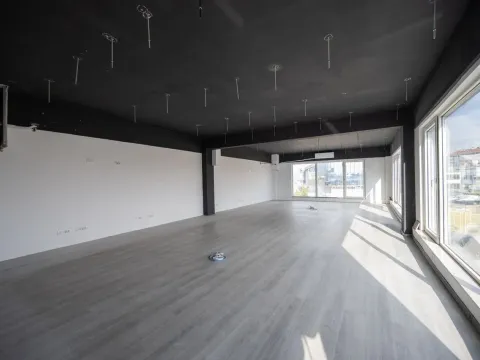 Izdavanje, poslovni prostor, 371m², Stari Aerodrom, Podgorica - image 6