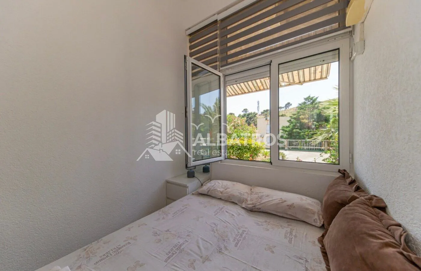 Rent, one bedroom apartment, 33m², Sutomore, Bar