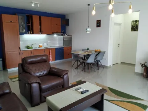 Prodaja, dvosoban stan, 78m², Šušanj, Bar - image 2