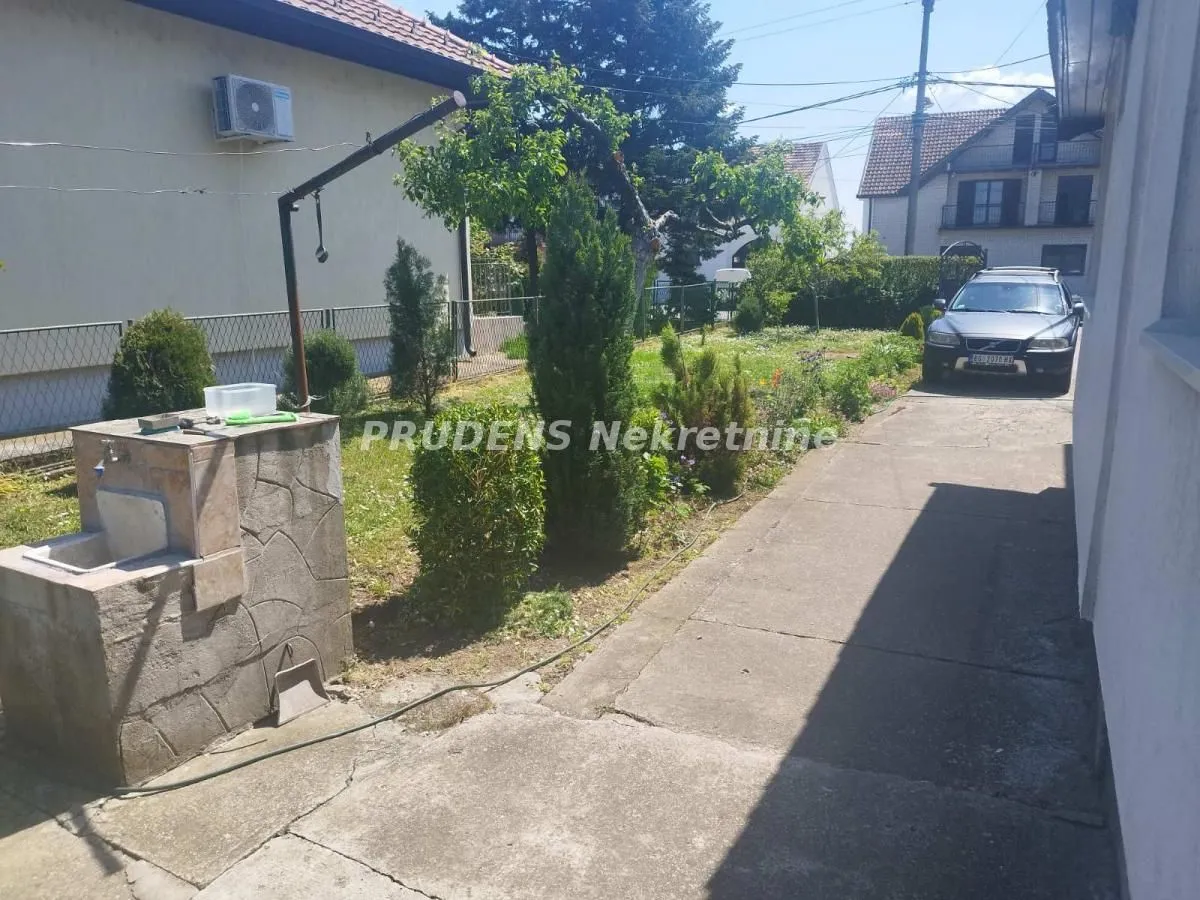 Sale, house, 240m², Surčin, Beograd