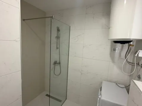 Izdavanje, jednosoban stan, 50m², Stari Aerodrom, Podgorica - image 11