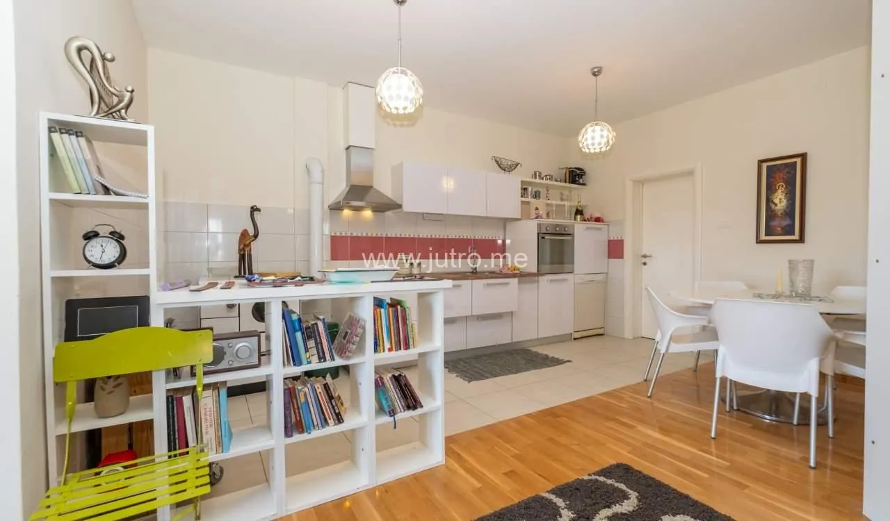 Rent, house, 200m², Spuž, Danilovgrad