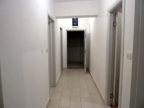 Prodaja, stan, 81m², Bečići, Budva - image 3