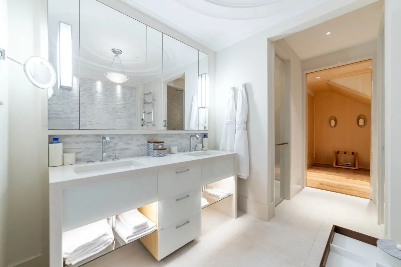 Prodaja, četvorosoban stan, 498m², Tivat, Crna Gora
