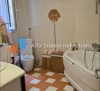 Izdavanje, trosoban stan, 70m², Kalenić Pijaca, Vračar Sve Podlokacije - image 9