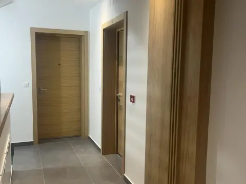 Izdavanje, trosoban stan, 75m², Centar, Novi Sad - image 4