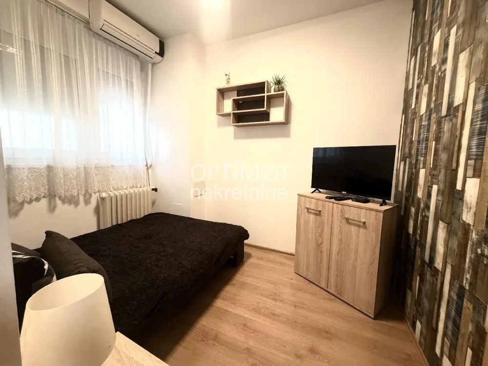 Rent, two bedroom apartment, 38m², Stari Grad, Beograd