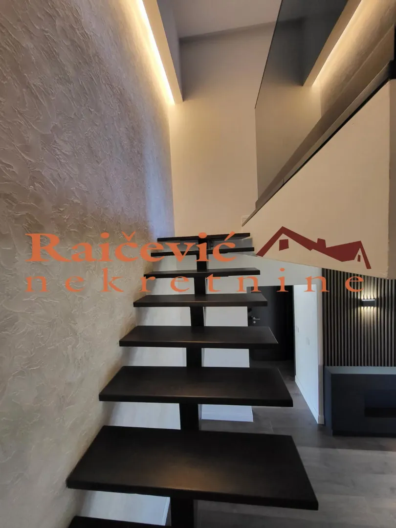 Prodaja, stan, 198m², Kalenić Pijaca, Vračar Sve Podlokacije