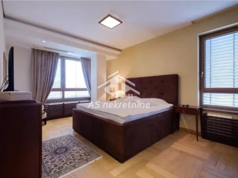 Izdavanje, četvorosoban stan, 150m², Novi Beograd Sve Podlokacije, Beograd - image 19
