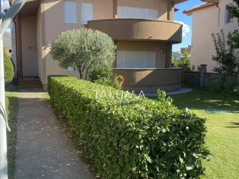 Izdavanje, kuća, 250m², Tuzi, Podgorica - image 1