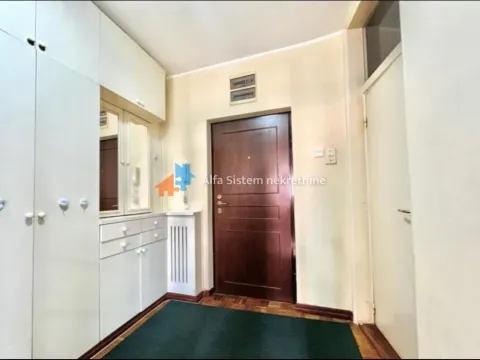 Rent, four bedroom apartment, 118m², Kalenić Pijaca, Vračar Sve Podlokacije - image 12