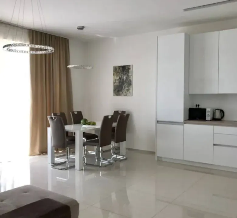 Prodaja, dvosoban stan, 65m², Bečići, Budva