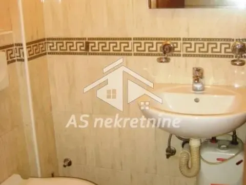 Izdavanje, trosoban stan, 78m², Lipov Lad, Zvezdara Sve Podlokacije - image 11