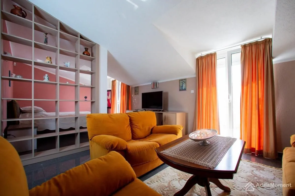 Sale, house, 300m², Krimovica, Kotor
