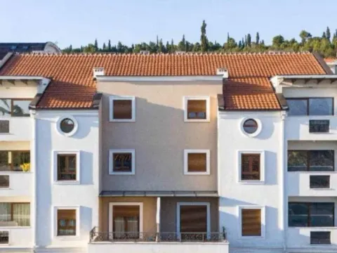 Prodaja, trosoban stan, 142m2, Gorica C, Podgorica