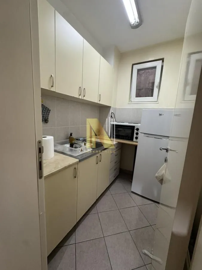 Izdavanje, jednosoban stan, 35m², Rotkvarija, Novi Sad Sve Podlokacije