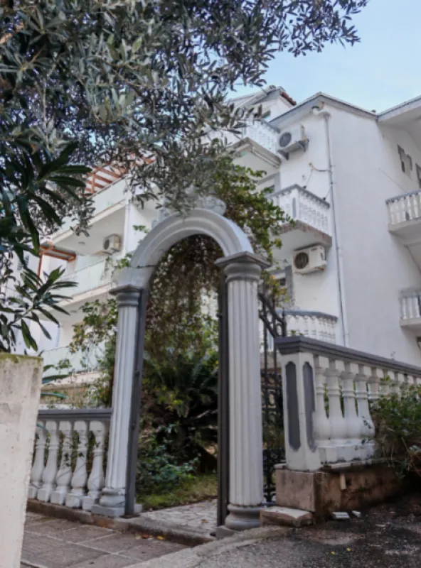 Sale, hospitality venue, 345m², Bečići, Budva