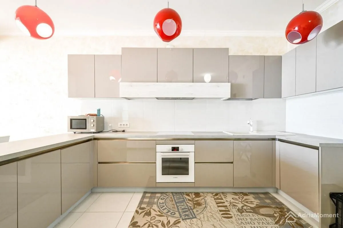 Prodaja, dvosoban stan, 115m², Bečići, Budva