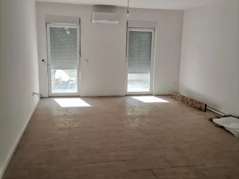 Sale, three bedroom apartment, 90m², Tivat, Crna Gora - image 3