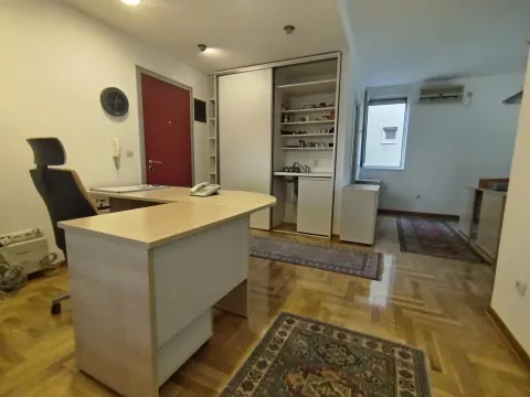 Izdavanje, poslovni prostor, 62m², Vračar Sve Podlokacije, Beograd - image 3