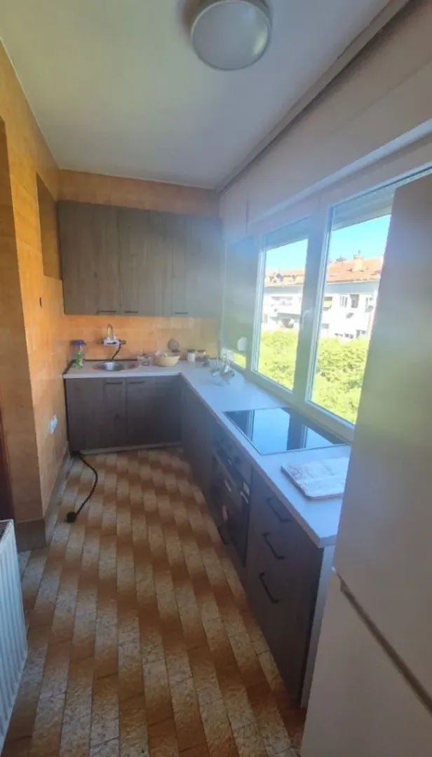 Izdavanje, dvosoban stan, 80m², Centar, Podgorica