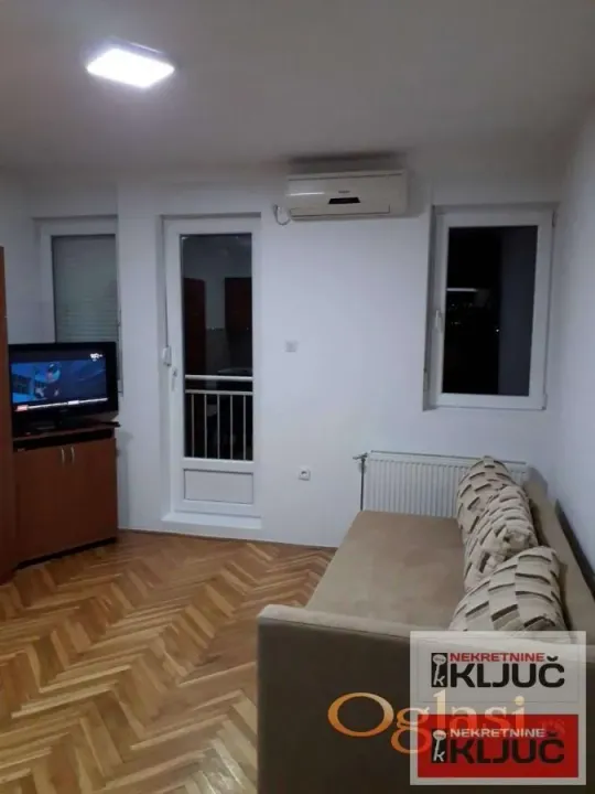Izdavanje, garsonjera, 25m², Novo naselje, Novi Sad