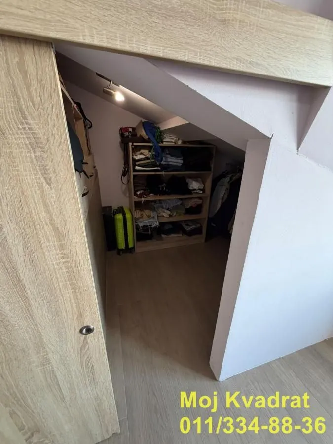 Prodaja, četvorosoban stan, 110m², Đeram Pijaca, Beograd