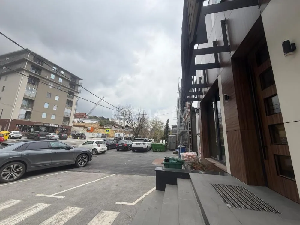 Izdavanje, poslovni prostor, 500m², Mali Mokri Lug, Zvezdara Sve Podlokacije
